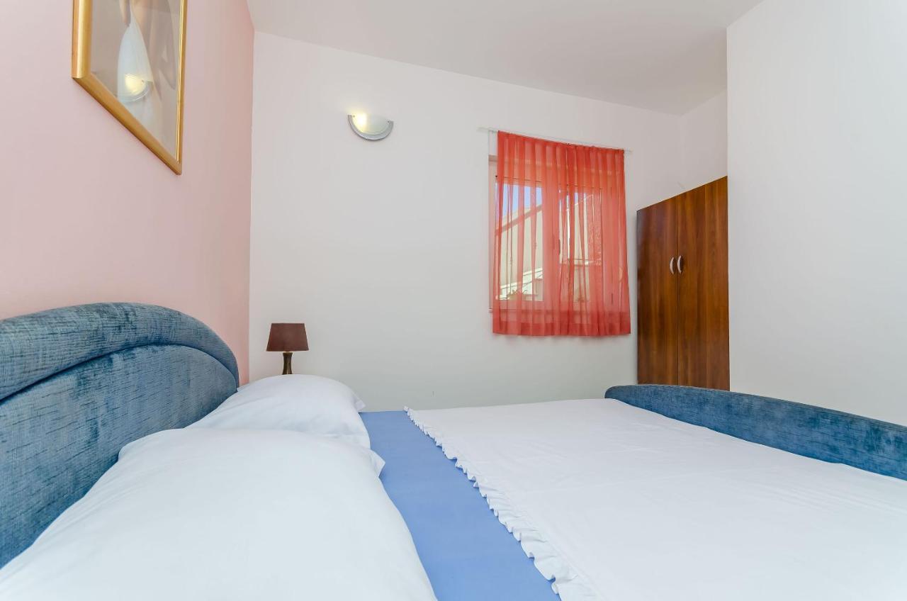 Apartments Zdenka Donji Okrug  Kültér fotó