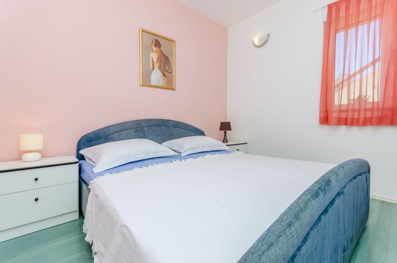 Apartments Zdenka Donji Okrug  Kültér fotó