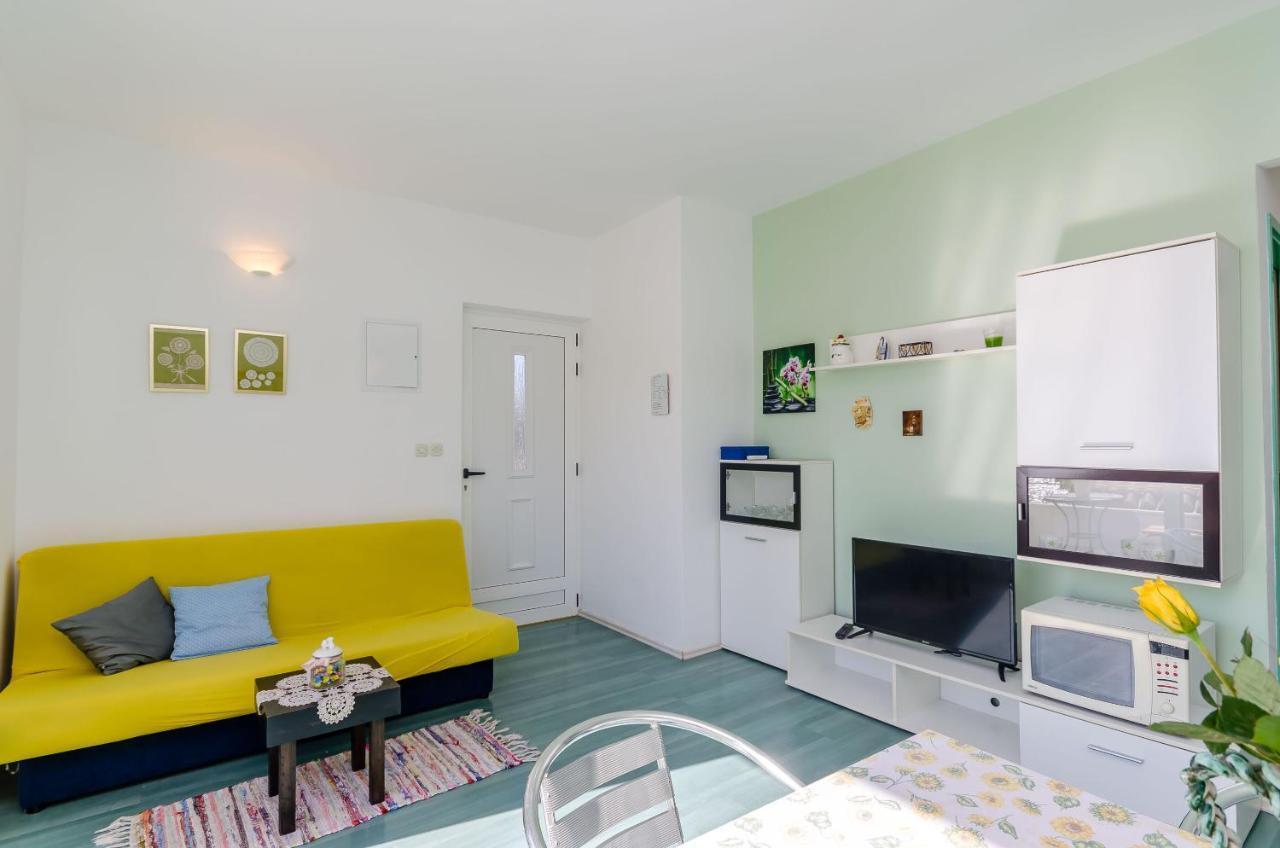 Apartments Zdenka Donji Okrug  Kültér fotó