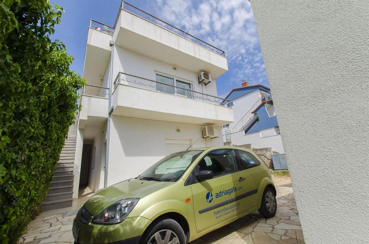 Apartments Zdenka Donji Okrug  Kültér fotó